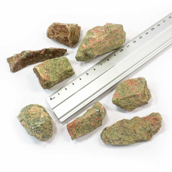 Epidot 1kg (25-40mm)